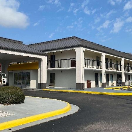 Days Inn By Wyndham Moss Point Pascagoula Bagian luar foto